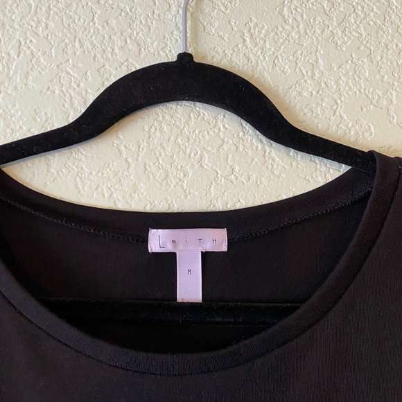 LBD 🤩 - Picture 4 of 5